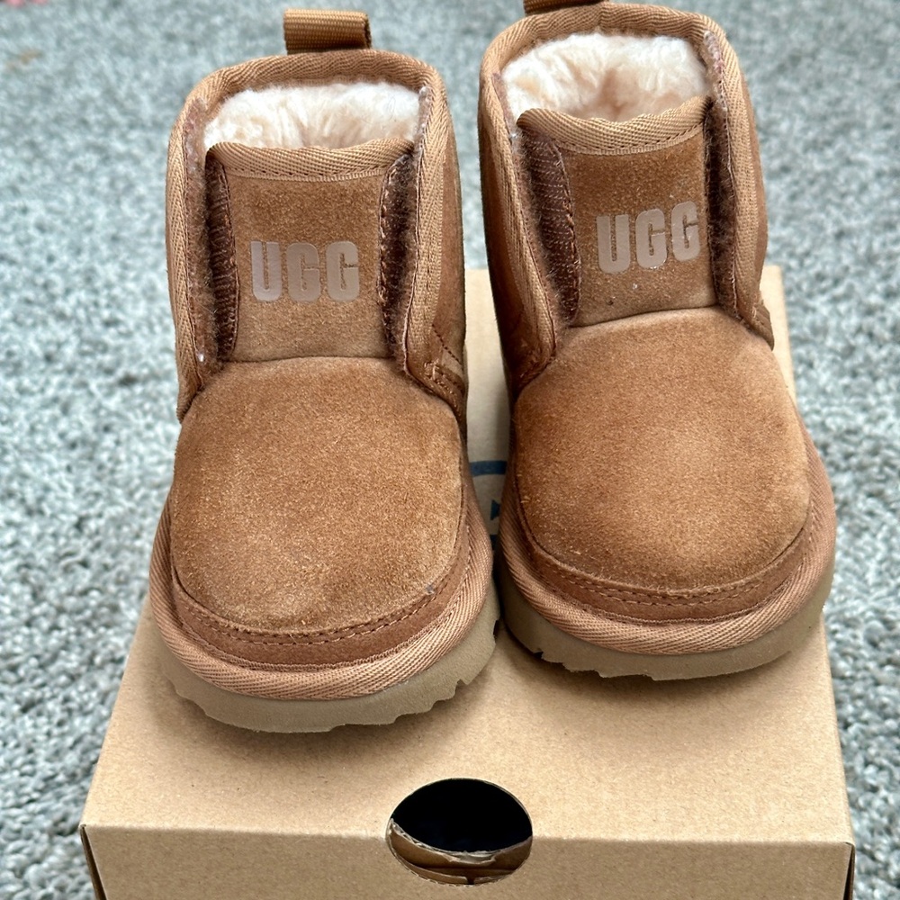 UGG T Neumel EZ-FIT boots | Size 6 Toddler